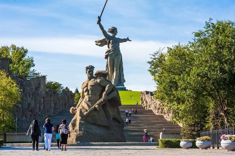 Автобус| Солнце Геленджика и величие Волгограда: путешествие из Урала