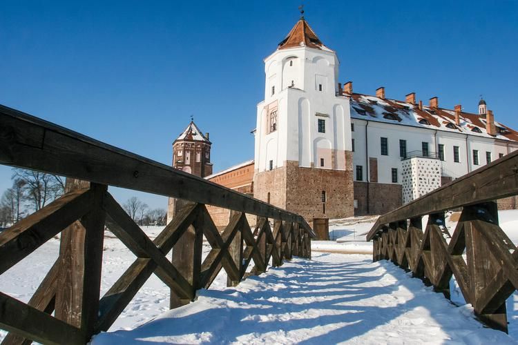 Автобус| Минск зимой: в гостях у Нового года и гостиного очага из Воронежа